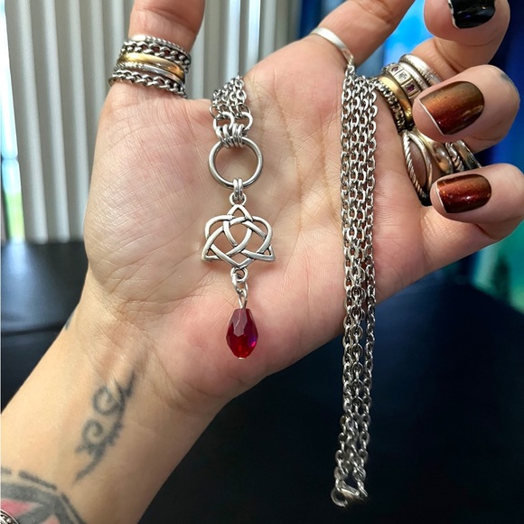 Double chain necklace celtic heart knot & dangly red crystal goth boho silver - Picture 10 of 11